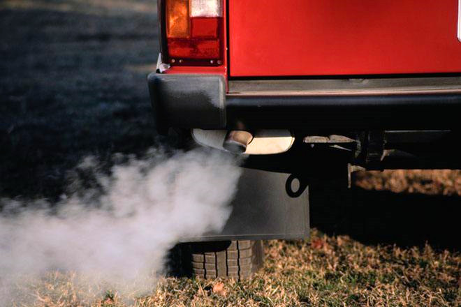 金雪馳車(chē)用尾氣凈化液—藍(lán)天之下，守衛(wèi)碧水青山